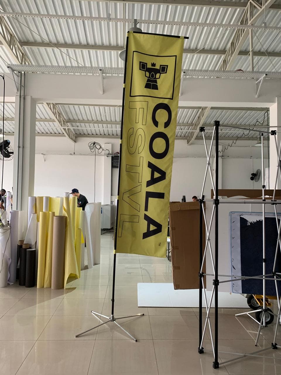 Wind Banner Quadrado Promocional - Libracom Alphaville